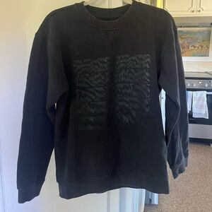 Lululemon black sweatshirt